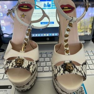 Gucci snake skin authentic shoes size 9